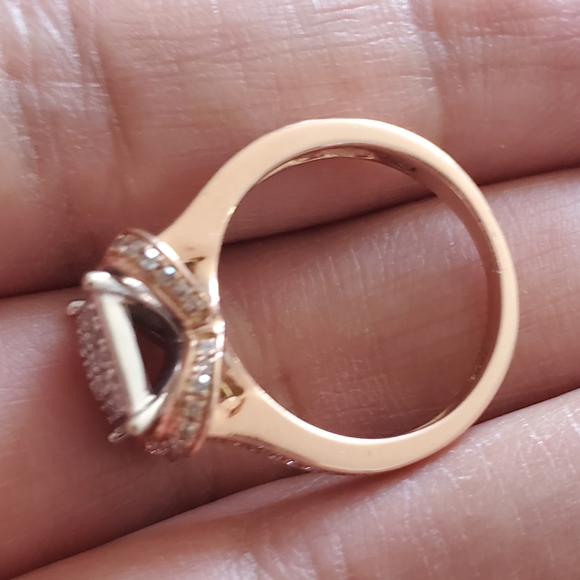 10k gold ring with natural diamonds - Picture 2 of 16